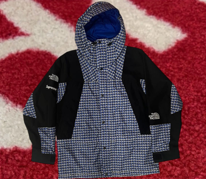 Supreme x The North Face Studded Mountain Light Jacket Blue SS21