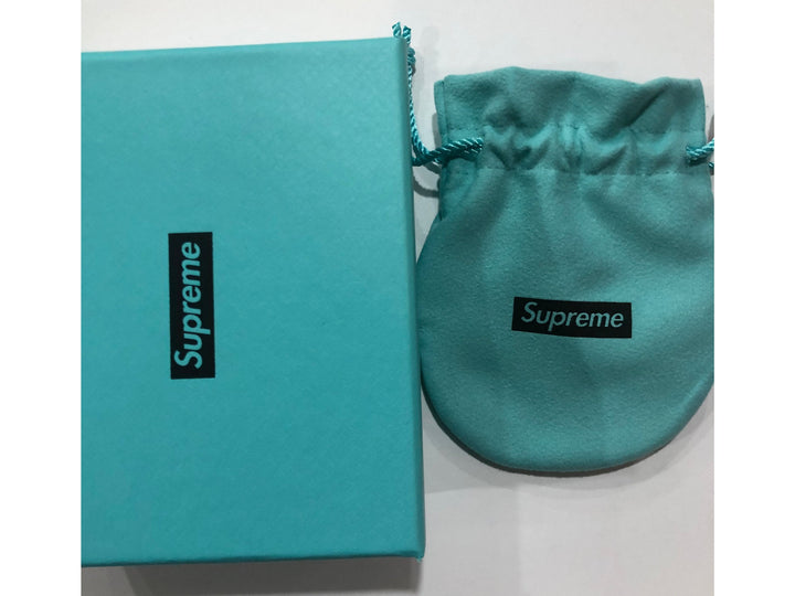 Supreme x Tiffany & Co. Star Bracelet Silver FW21 – UniqueHype